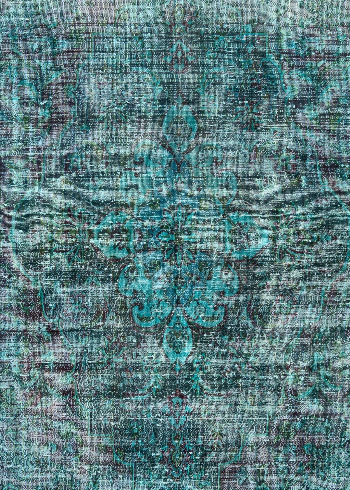 492 x 297 Vintage Royal