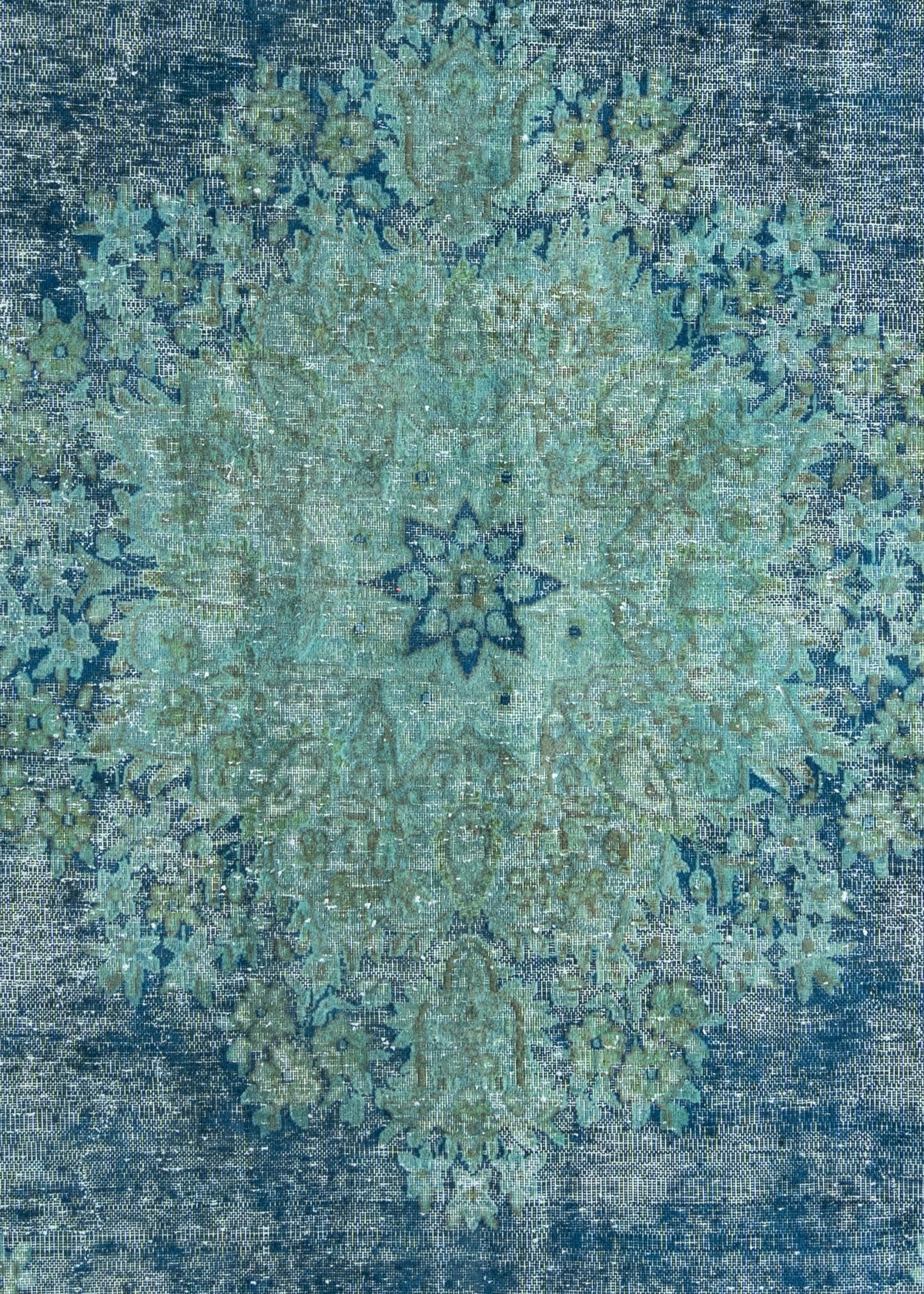353 x 265 Vintage Royal