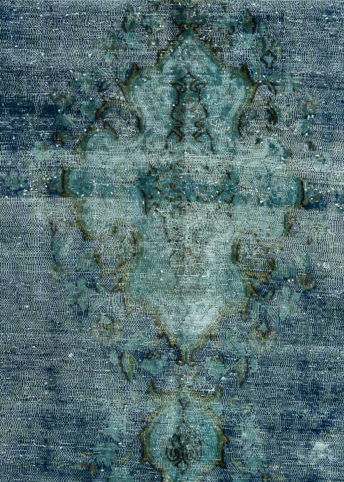 352 x 234 Vintage Royal