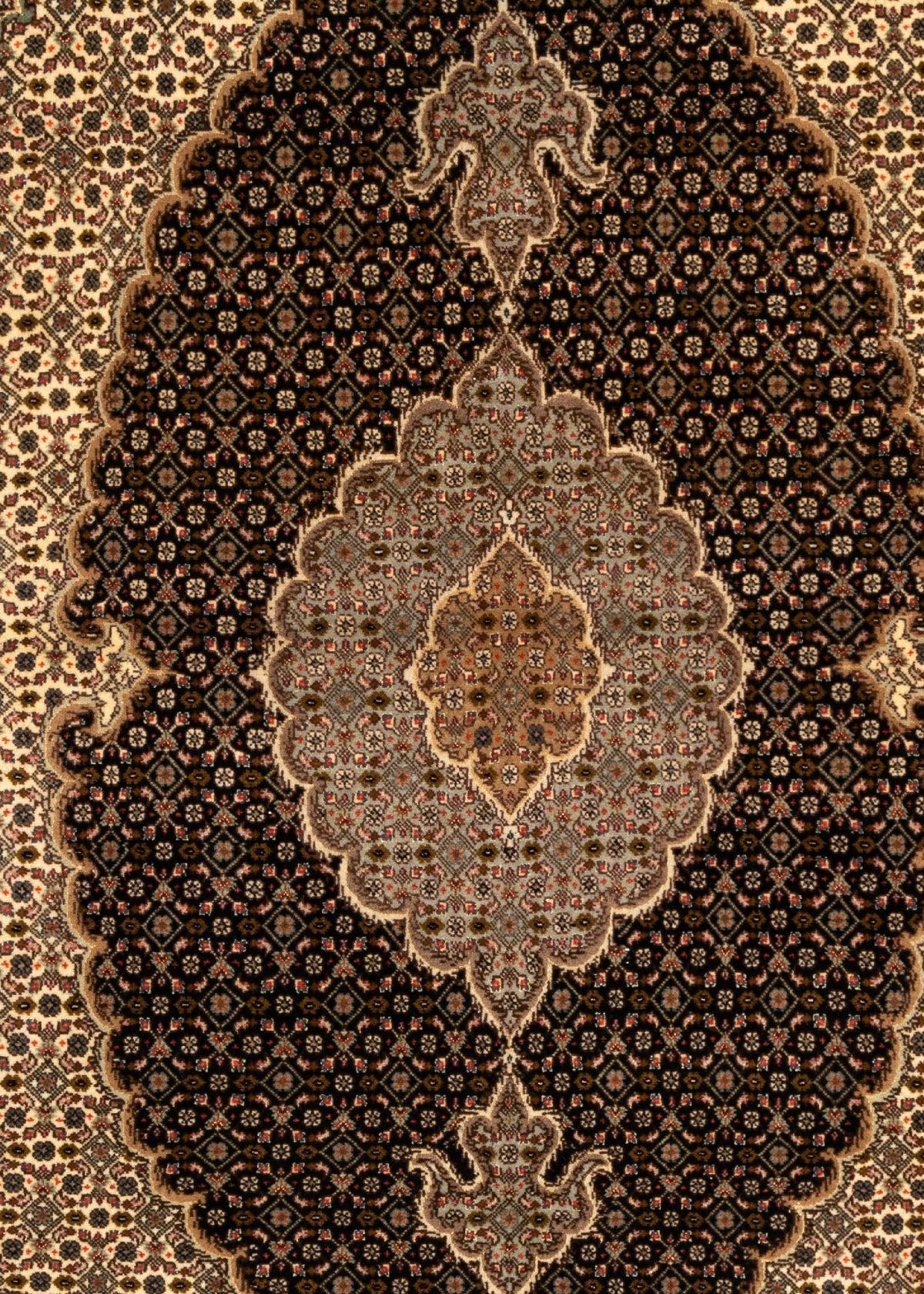 152x107 Tabriz Mahi