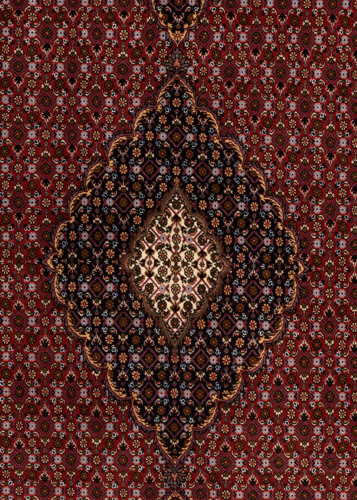 201 x 148 Täbriz mit Seide