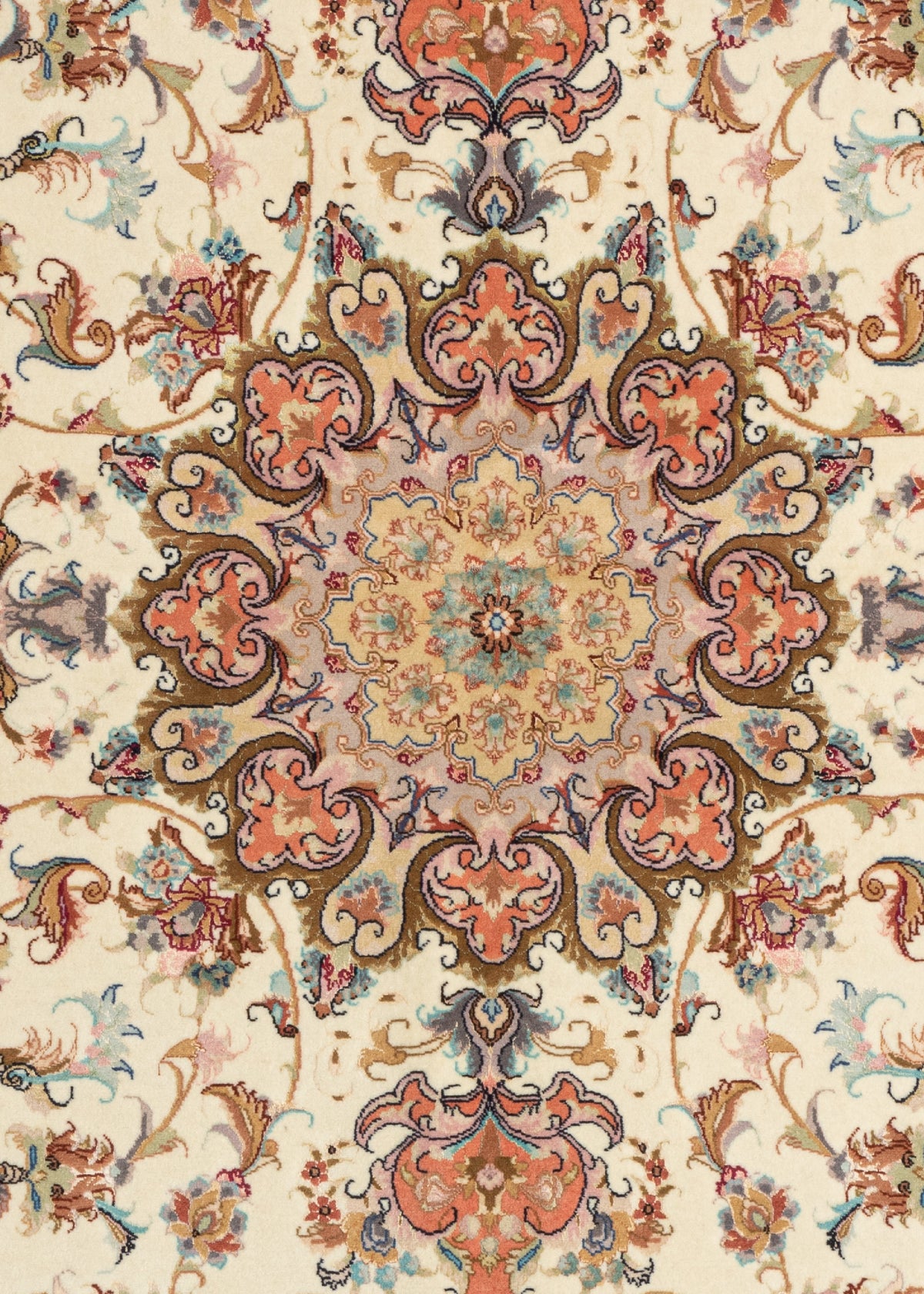 220 x 154 Täbriz auf und mit Seide