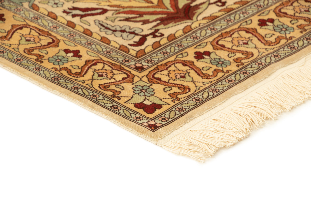 Hereke silk