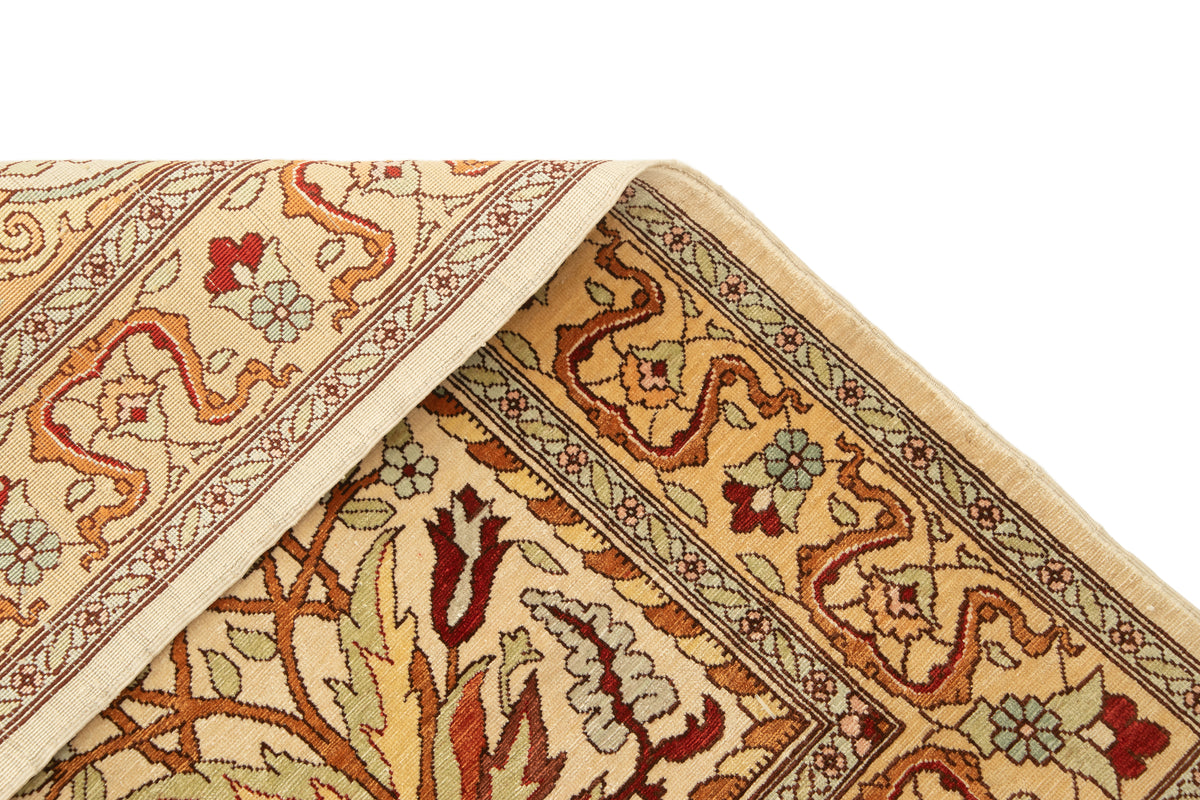 Hereke silk
