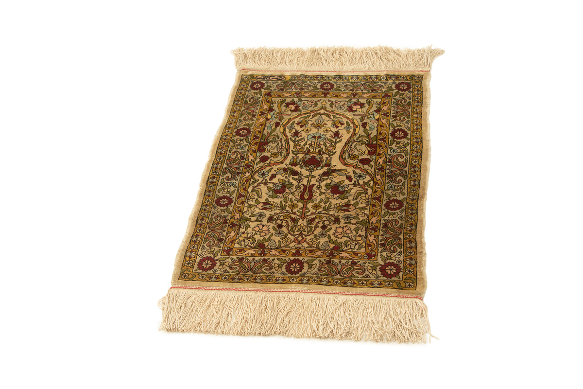 Hereke silk
