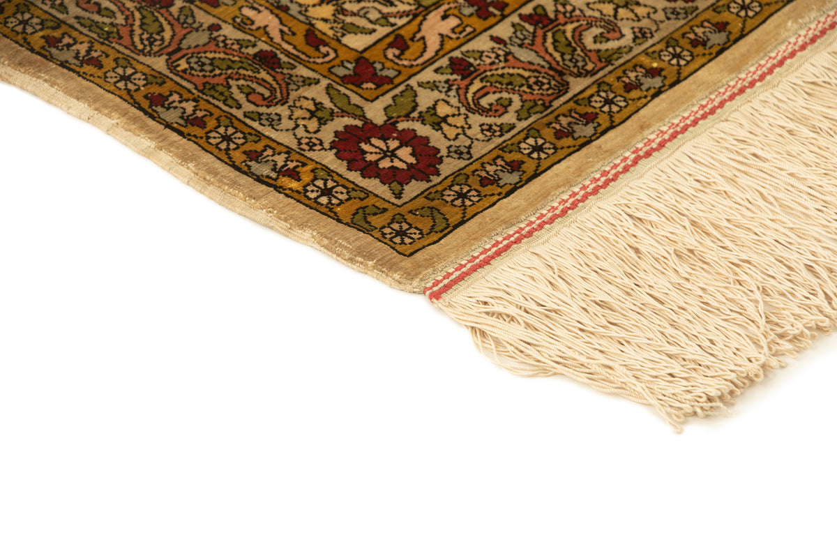 Hereke silk