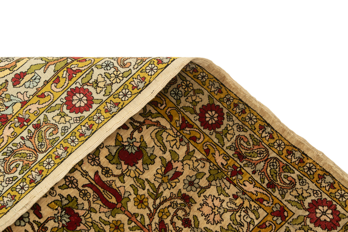 Hereke silk