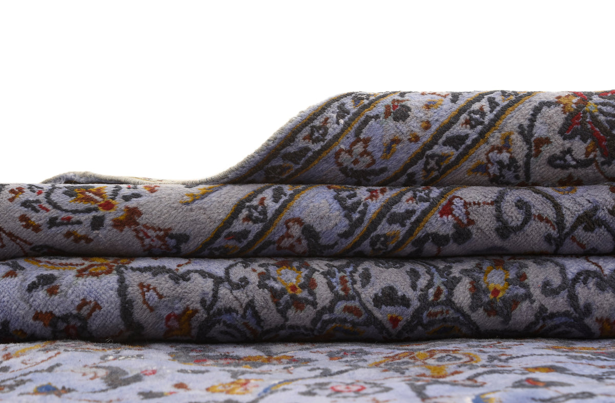347 x 243 Vintage Royal