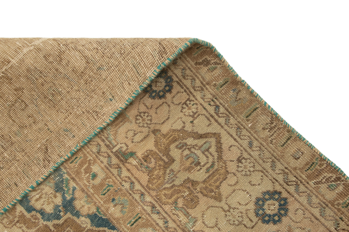 390 x 293 Vintage Royal