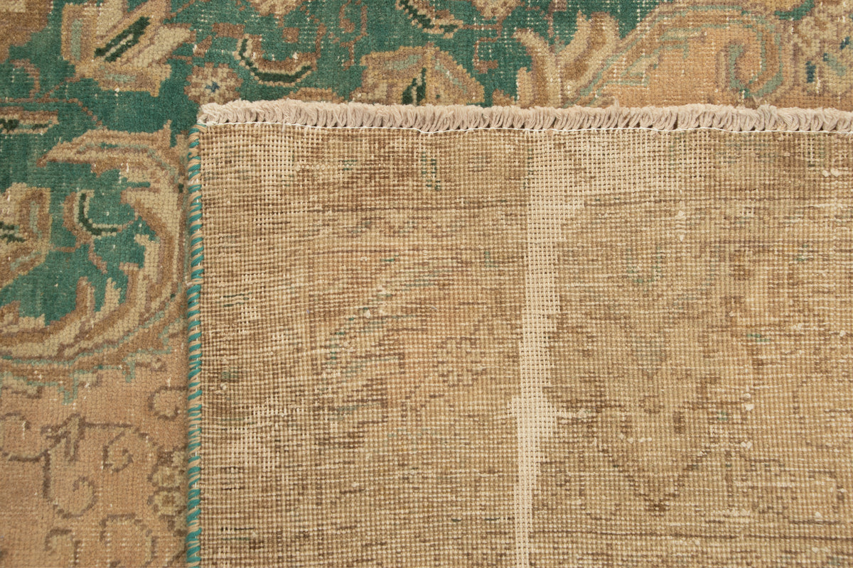 390 x 293 Vintage Royal