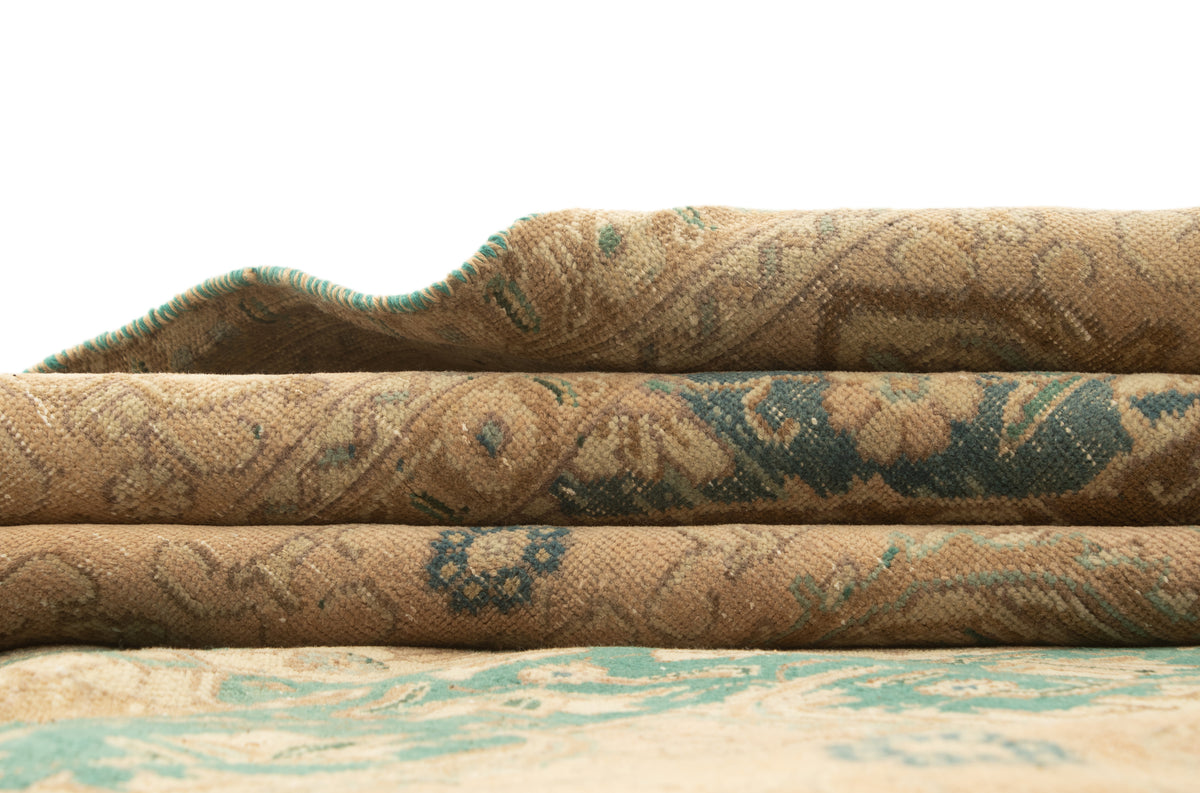 390 x 293 Vintage Royal