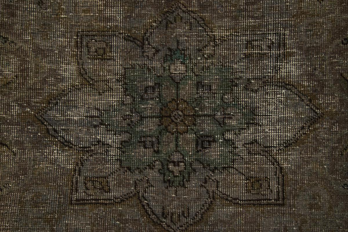 367 x 281 Vintage Royal