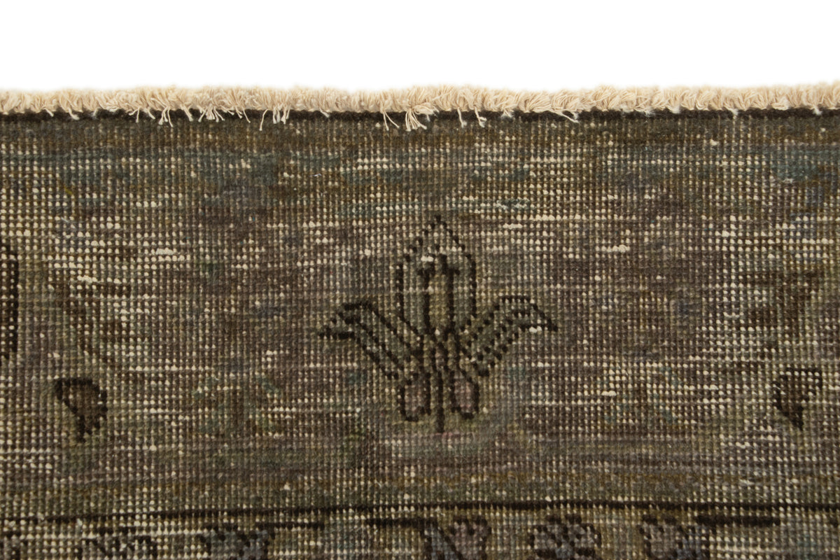 367 x 281 Vintage Royal