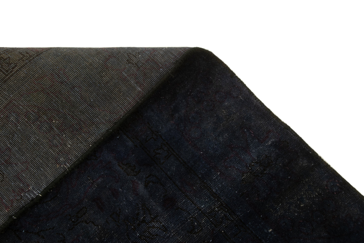285 x 178 Vintage Royal
