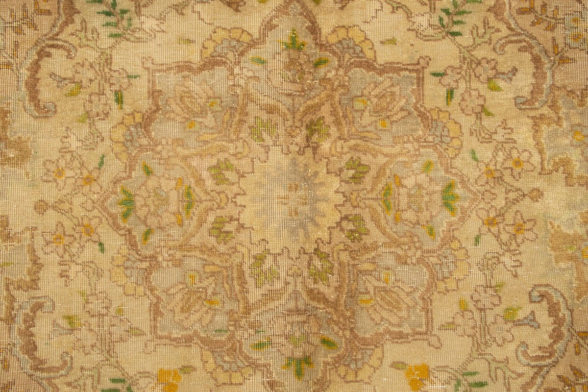 308 x 228 Vintage Royal