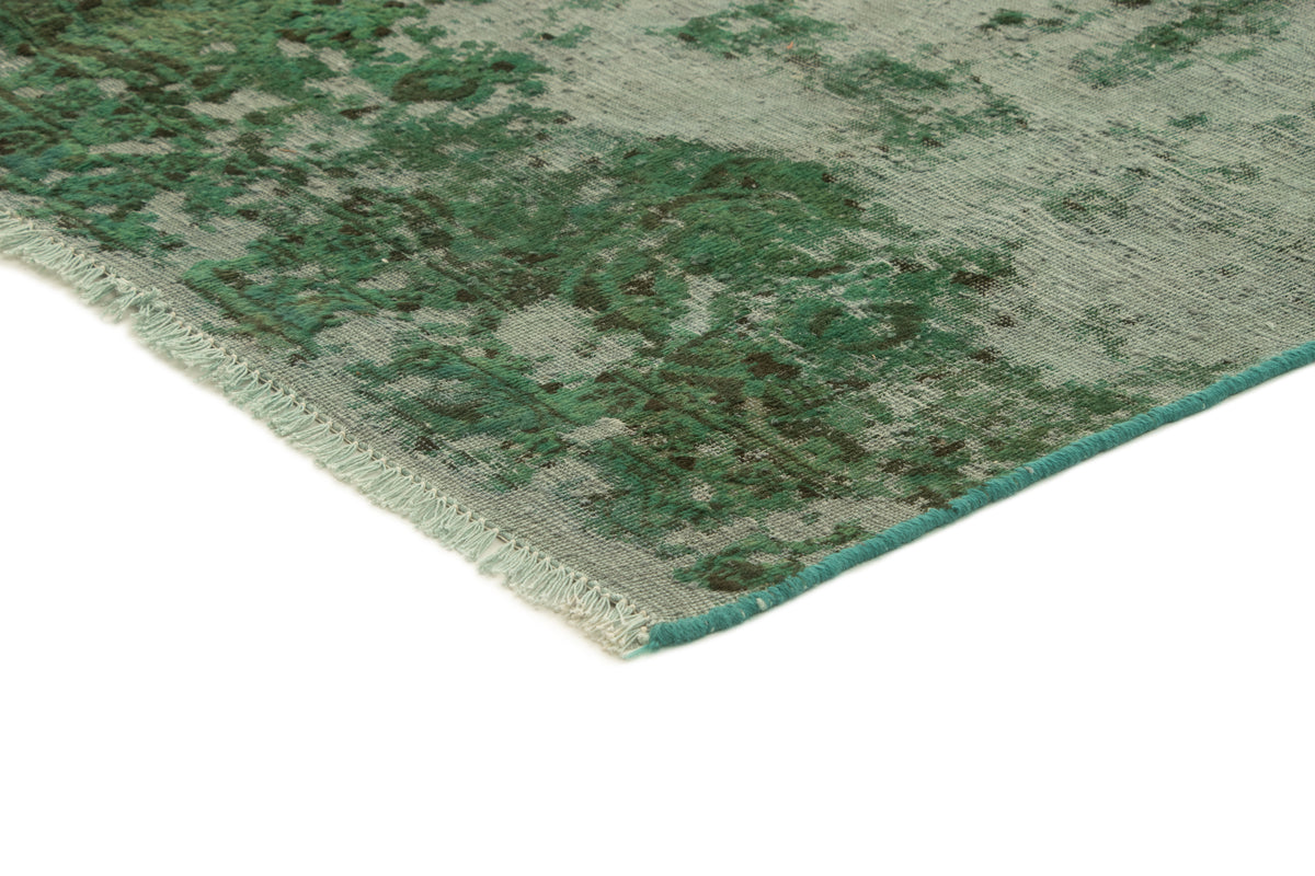 290 x 232 Vintage Royal