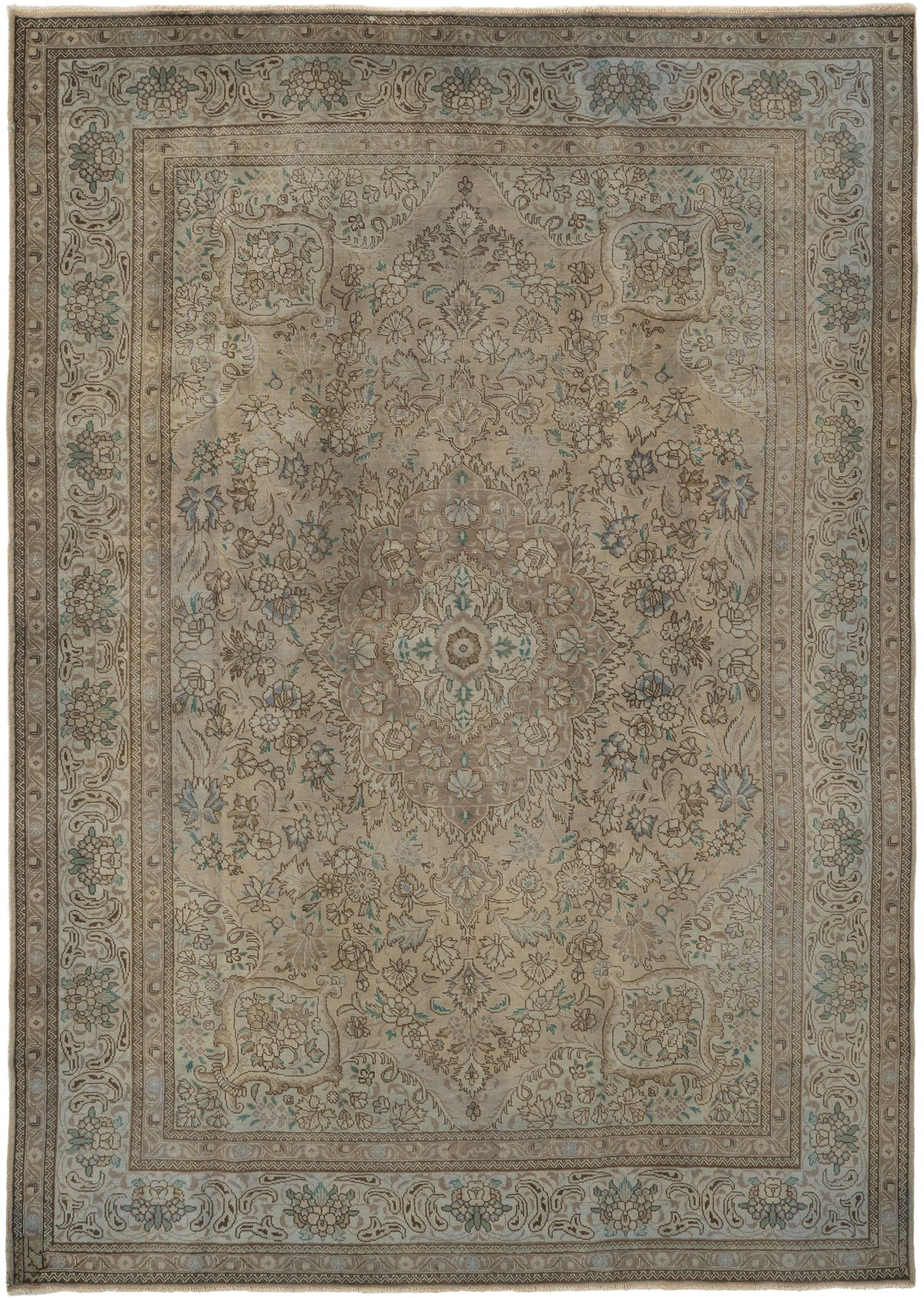 335 x 236 Vintage Royal