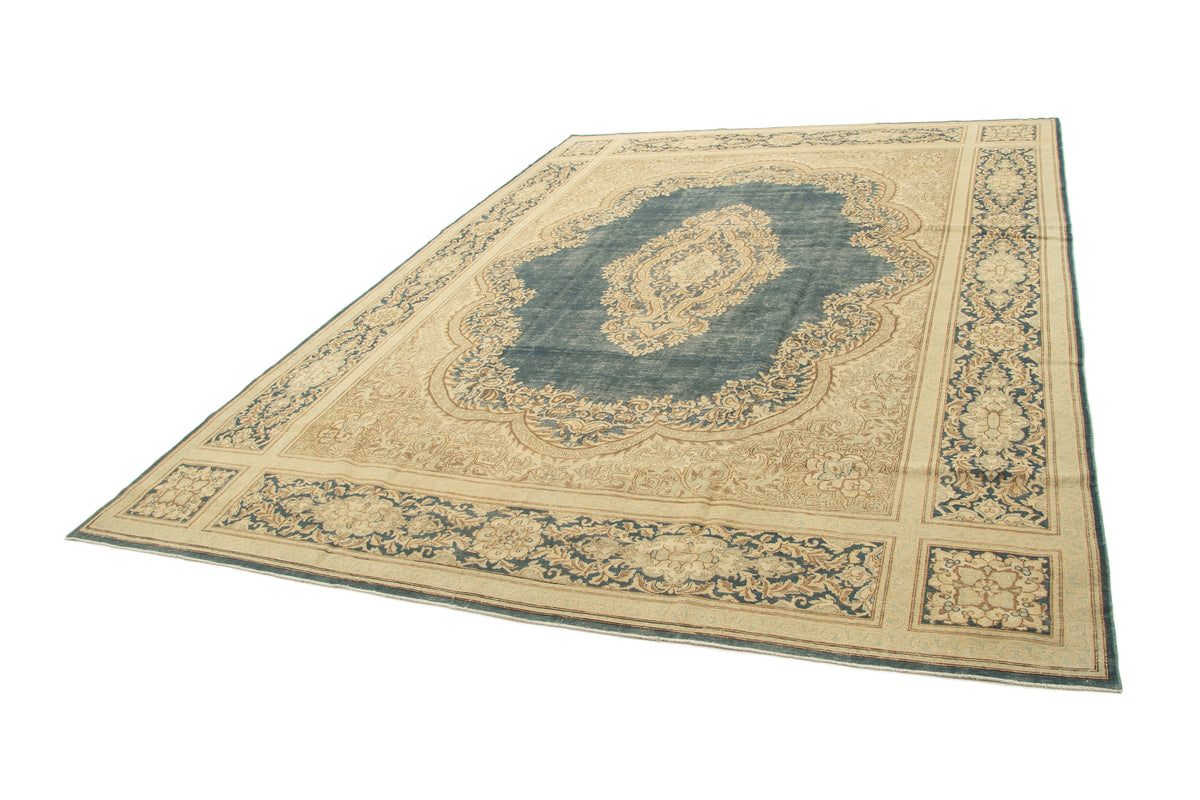 400 x 295 Vintage Royal