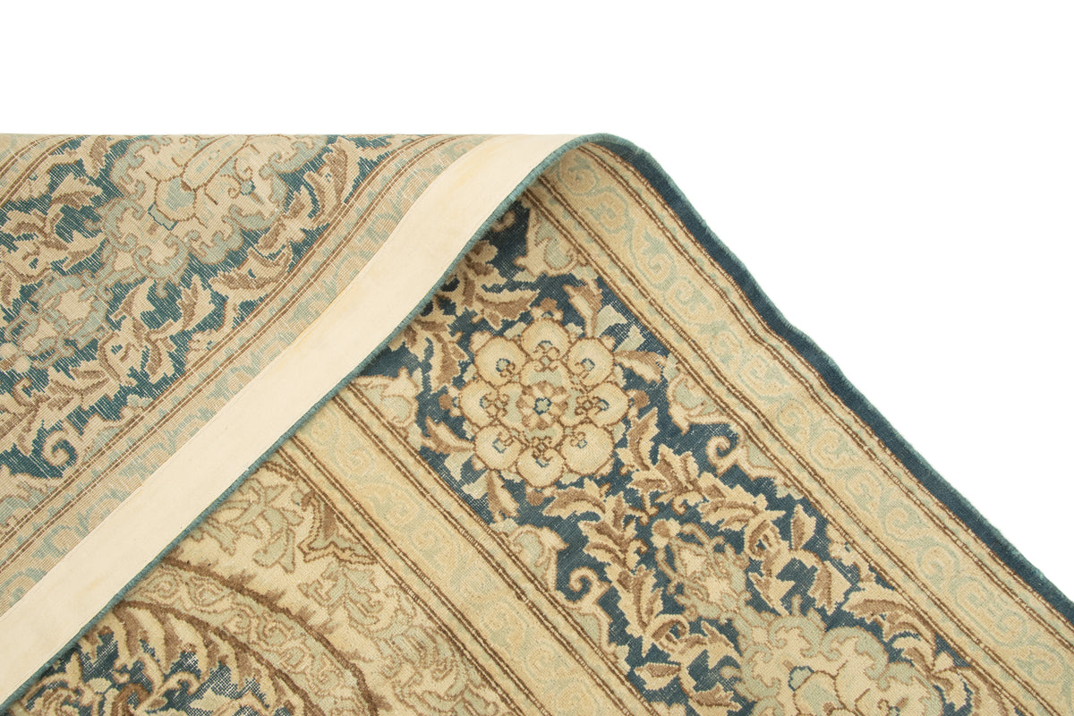 400 x 295 Vintage Royal