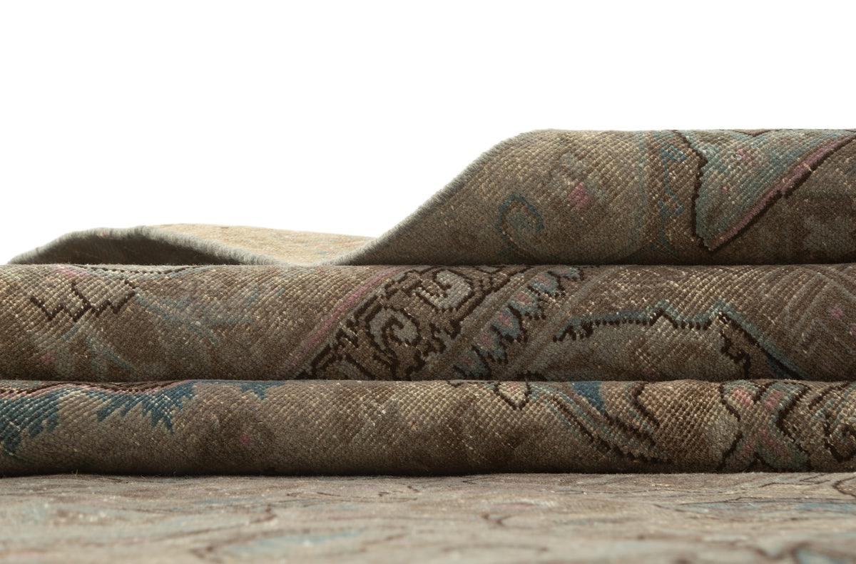 380 x 293 Vintage Royal