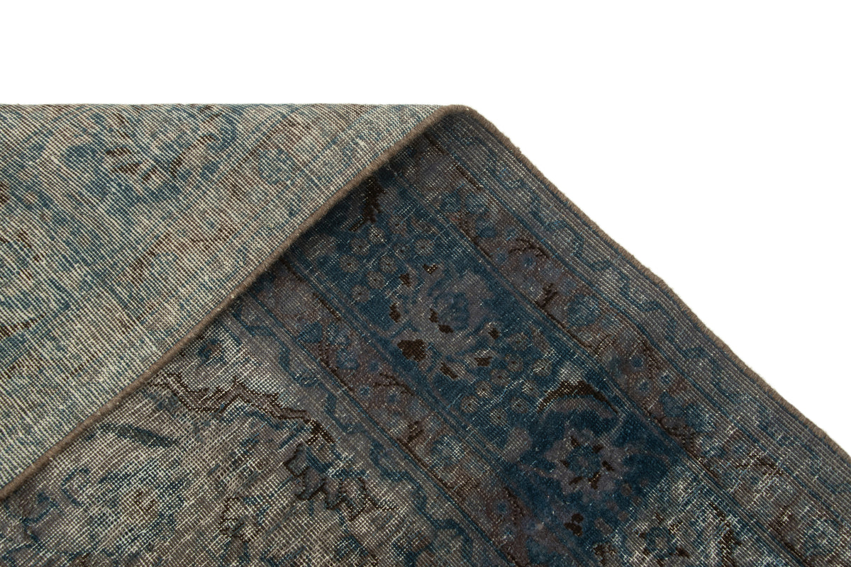 296 x 191 Vintage Royal
