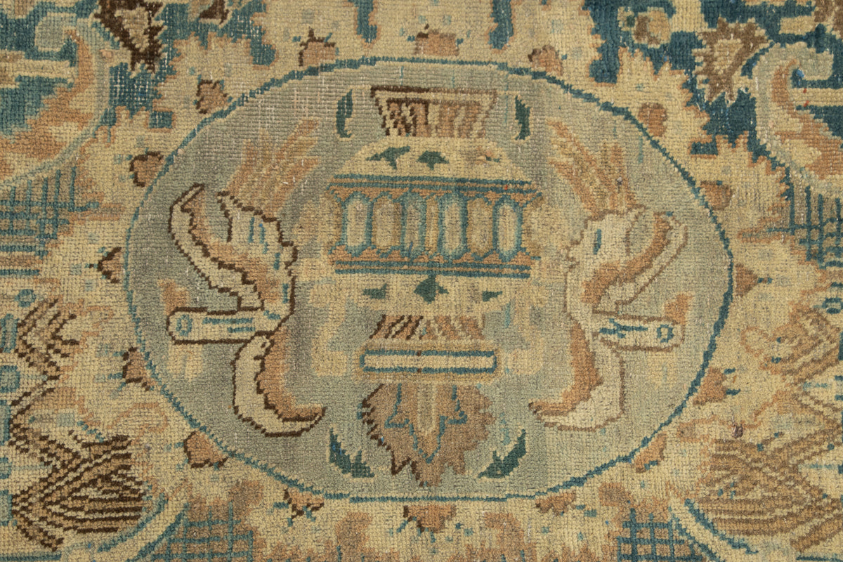 387 x 296 Vintage Royal