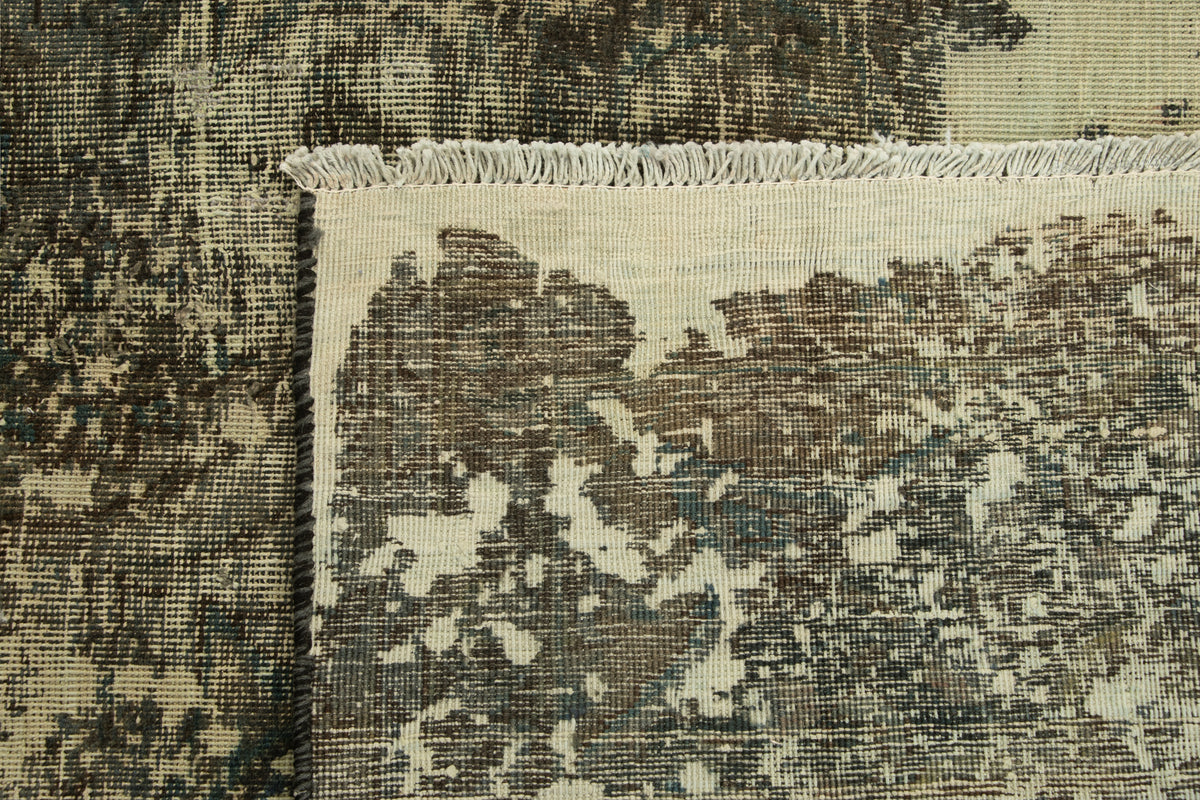 326 x 238 Vintage Royal
