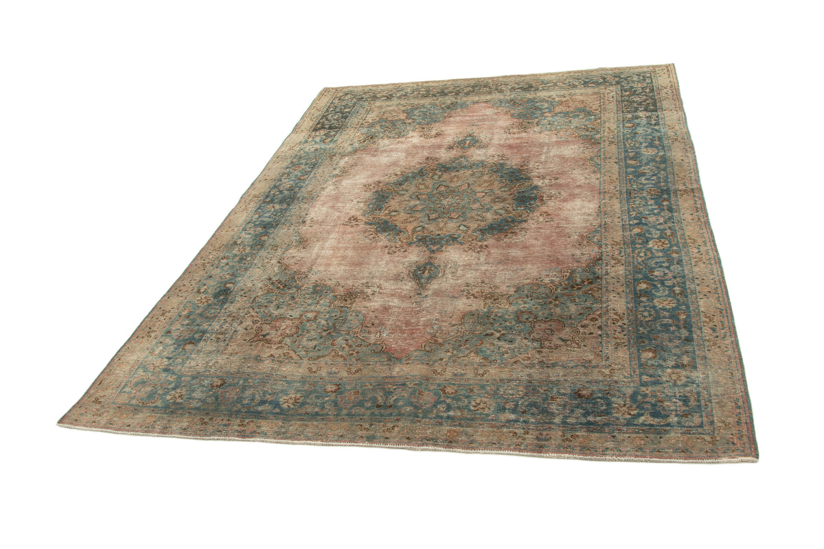 285 x 203 Vintage Royal