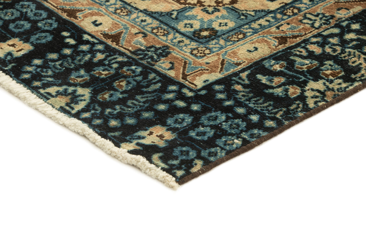 279 x 166 Vintage Royal