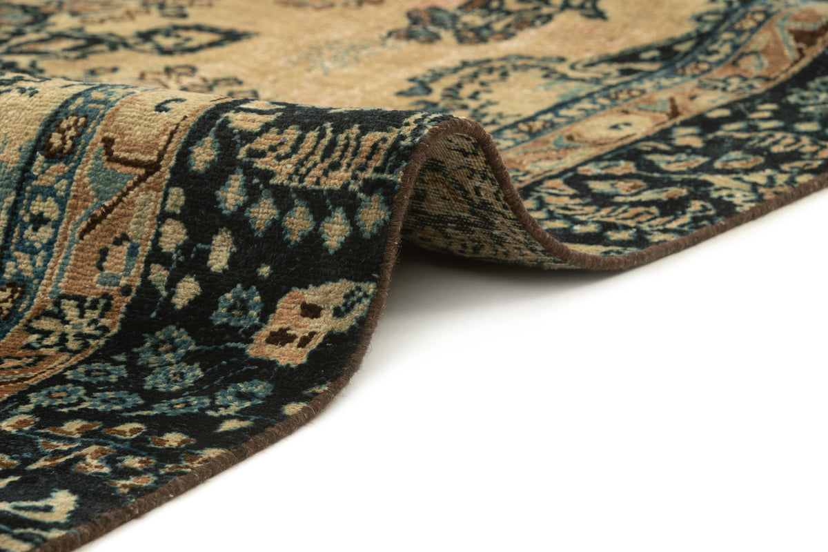 279 x 166 Vintage Royal