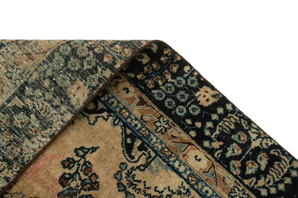 279 x 166 Vintage Royal
