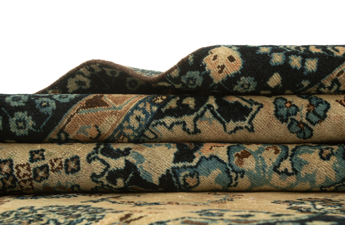 279 x 166 Vintage Royal