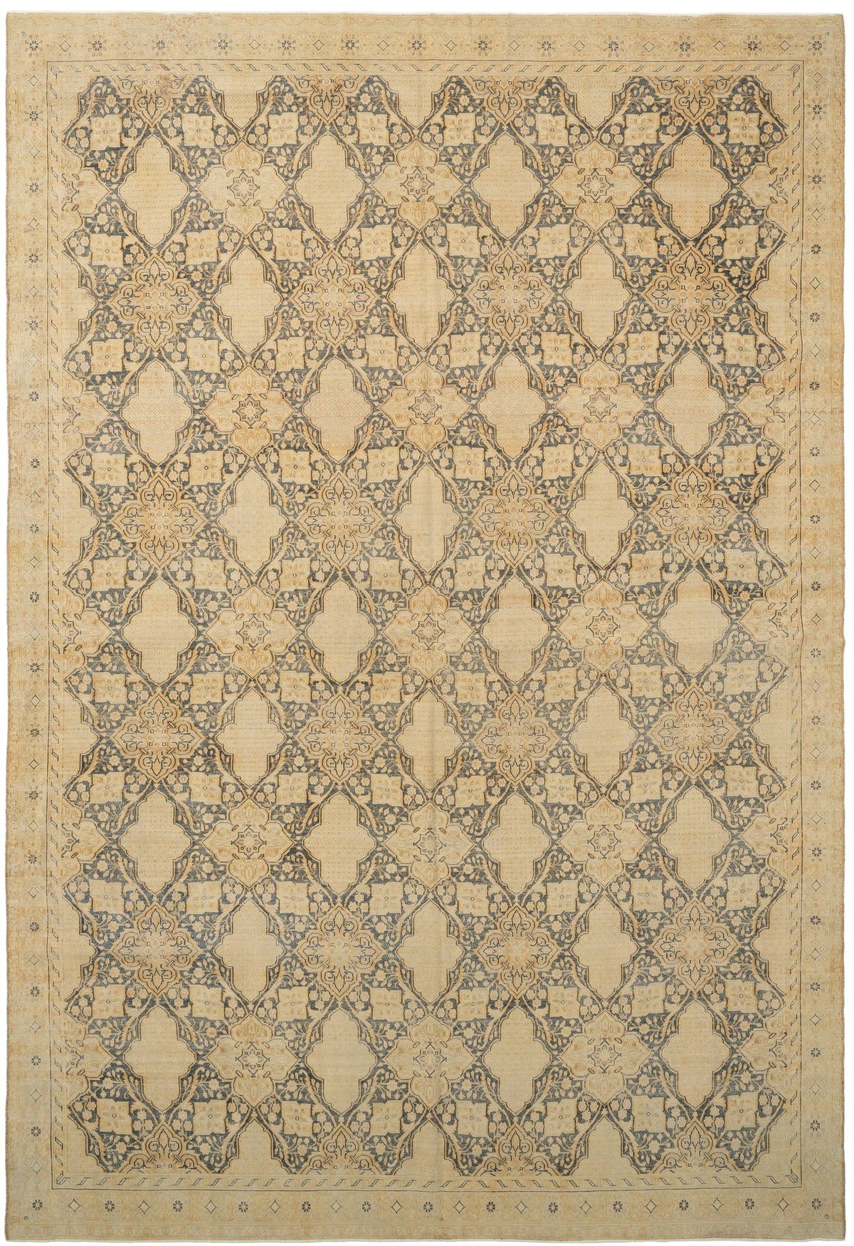 336 x 223 Vintage Royal