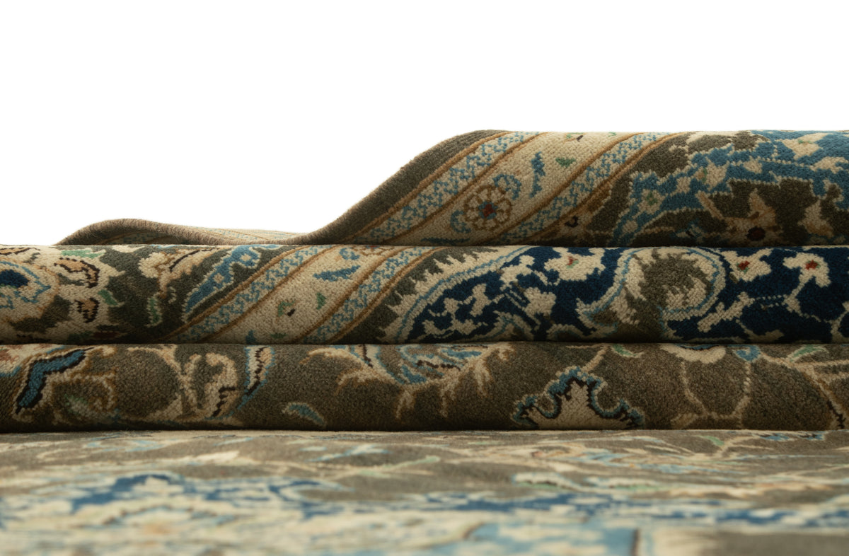 341 x 258 Vintage Royal