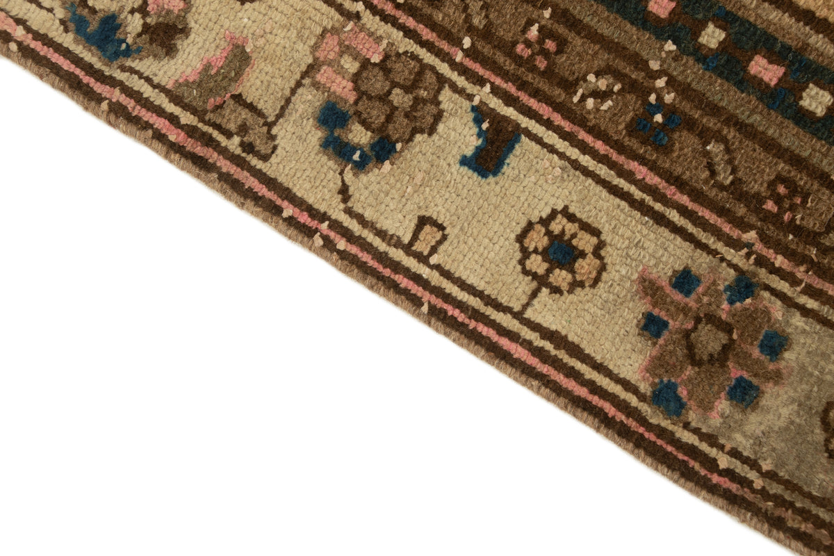 298 x 187 Vintage Royal