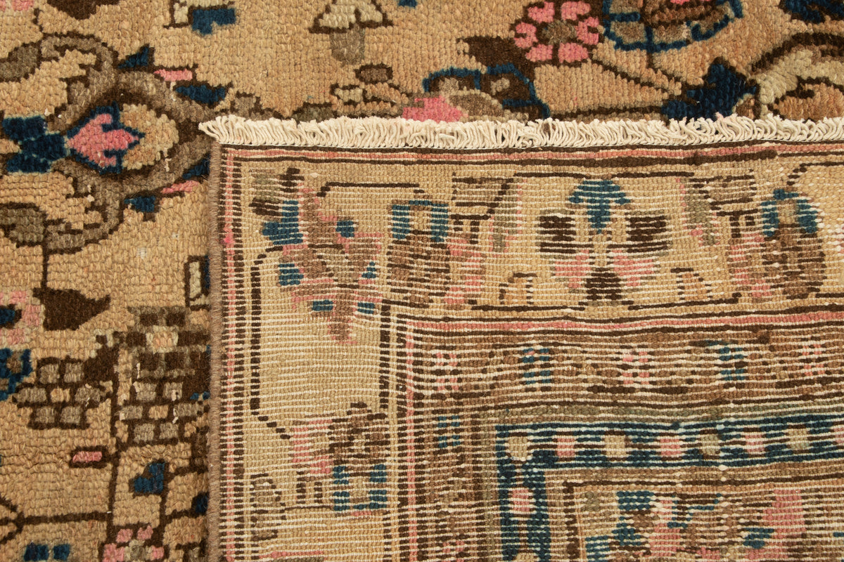 298 x 187 Vintage Royal