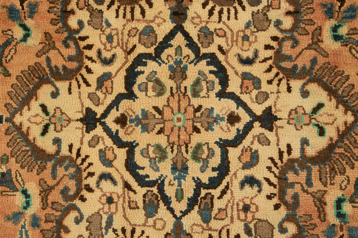 268 x 255 Vintage Royal