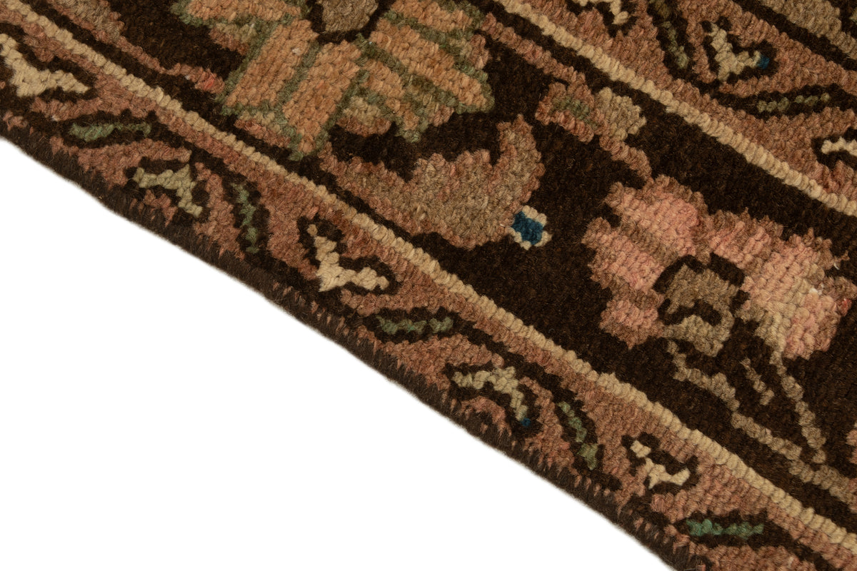 308 x 197 Vintage Royal