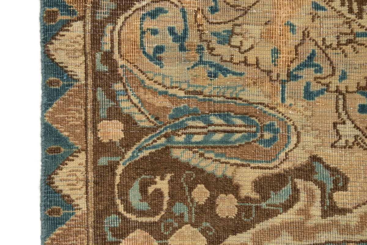 386 x 285 Vintage Royal