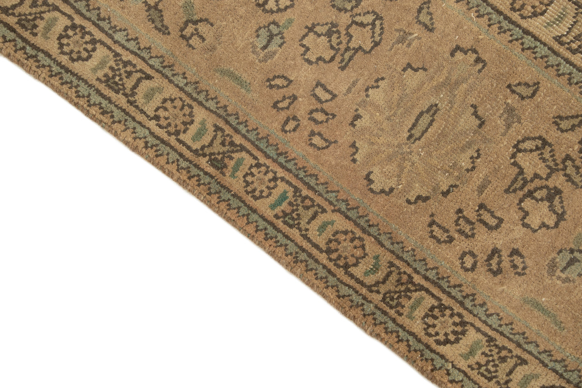 311 x 202 Vintage Royal
