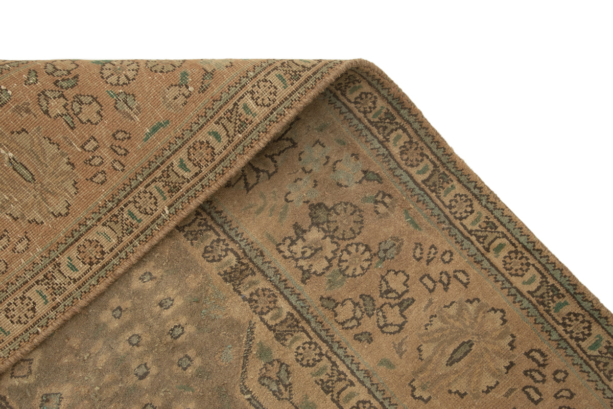 311 x 202 Vintage Royal