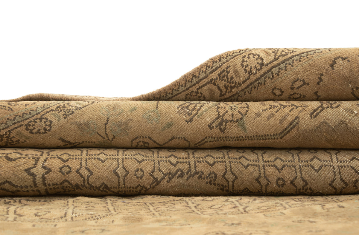 311 x 202 Vintage Royal