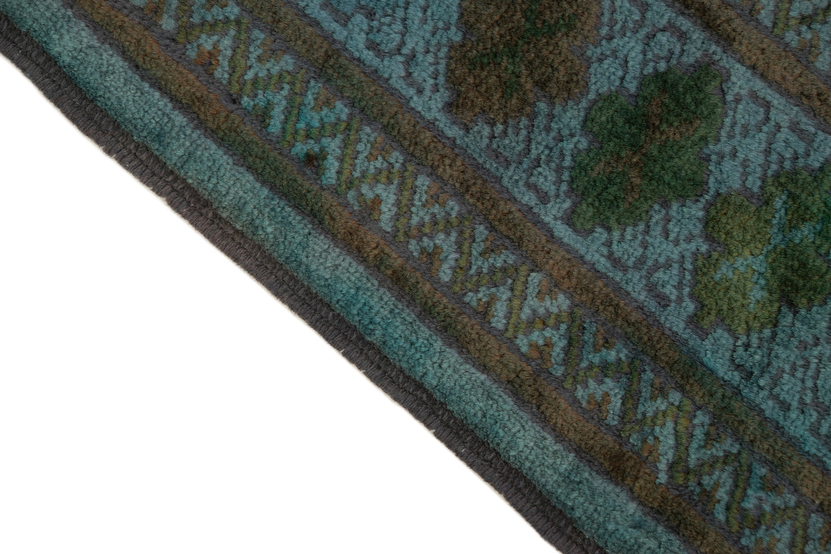 145 x 103 Vintage Royal