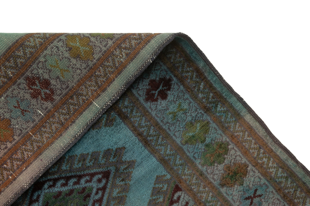 145 x 103 Vintage Royal