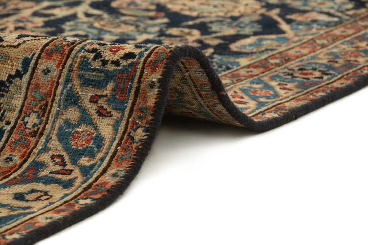 300 x 218 Vintage Royal