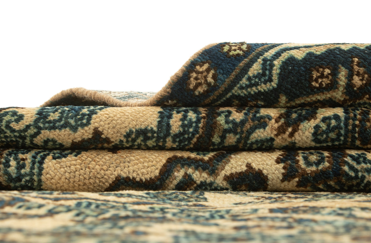 236 x 158 Vintage Royal
