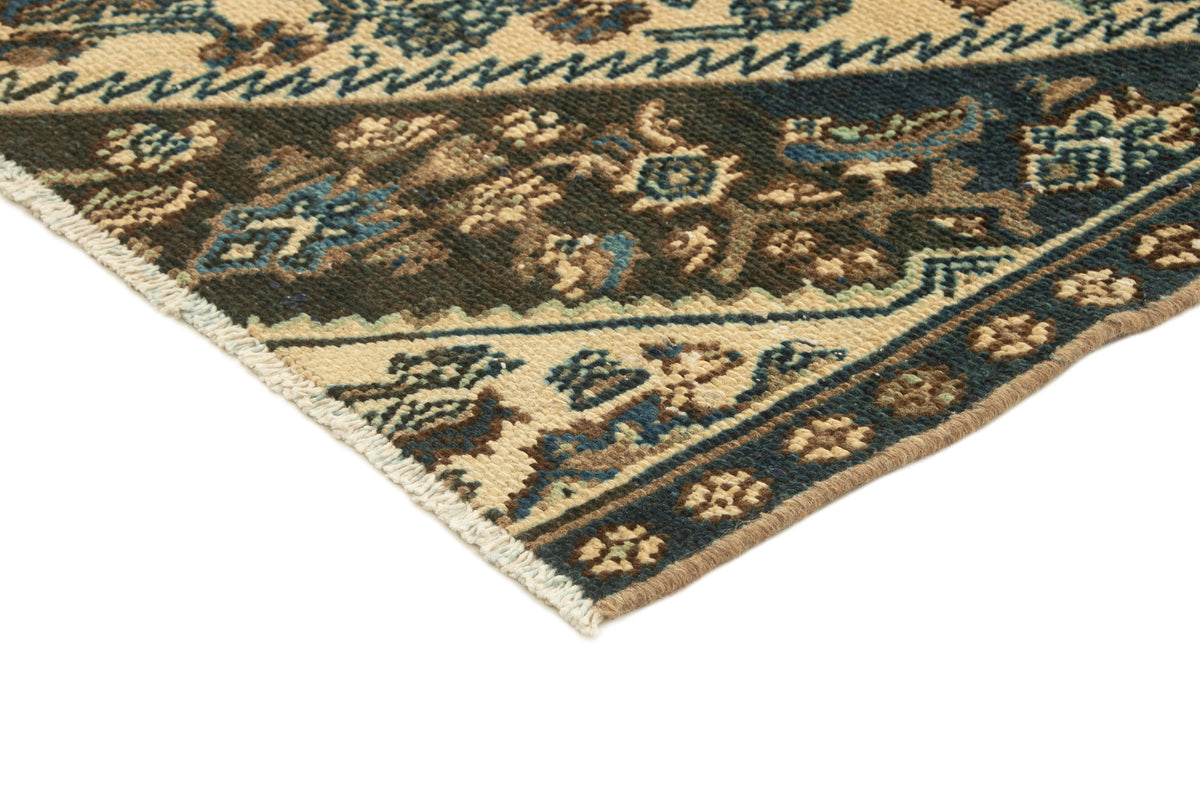 236 x 158 Vintage Royal