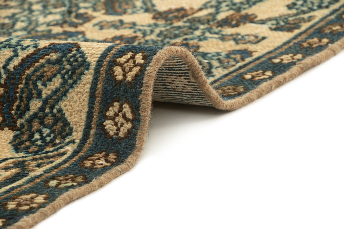 236 x 158 Vintage Royal