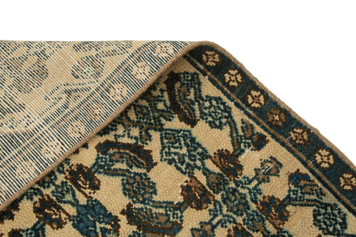 236 x 158 Vintage Royal