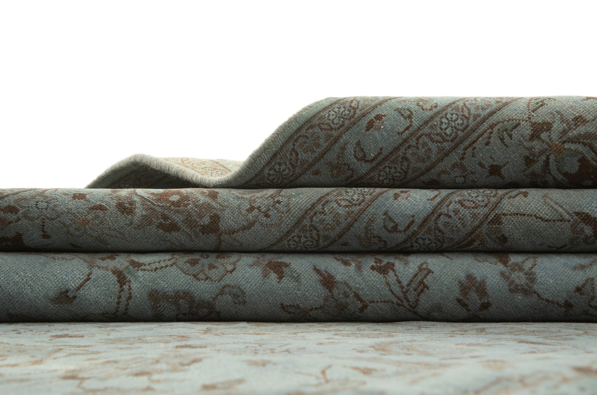 350 x 247 Vintage Royal